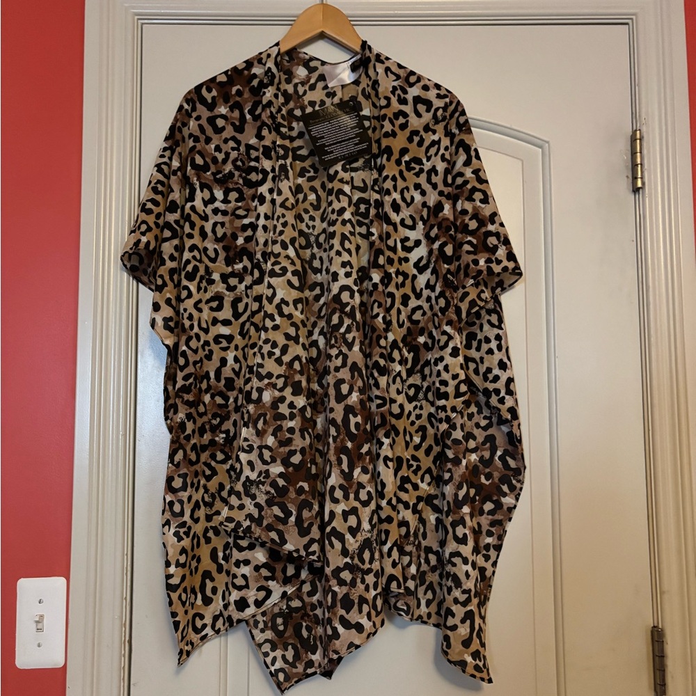 IMAN Leopard Print Kimono Cardigan Wrap. NWT!One Size Missy.